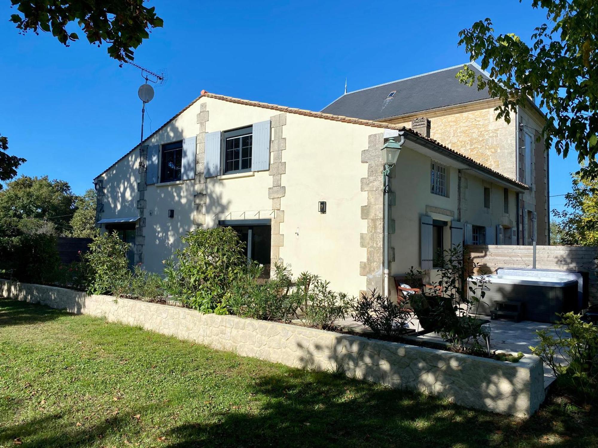 La Maison Du Champ De Beaumont Galgon Exterior photo